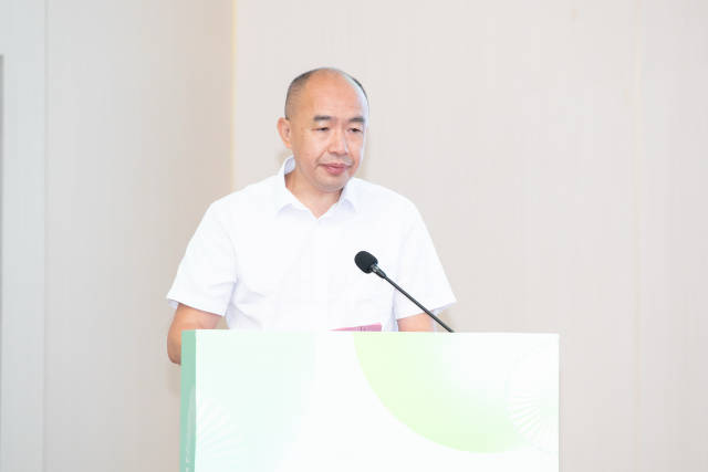 廣東省農業技術推廣中心黨委委員、副主任張海發